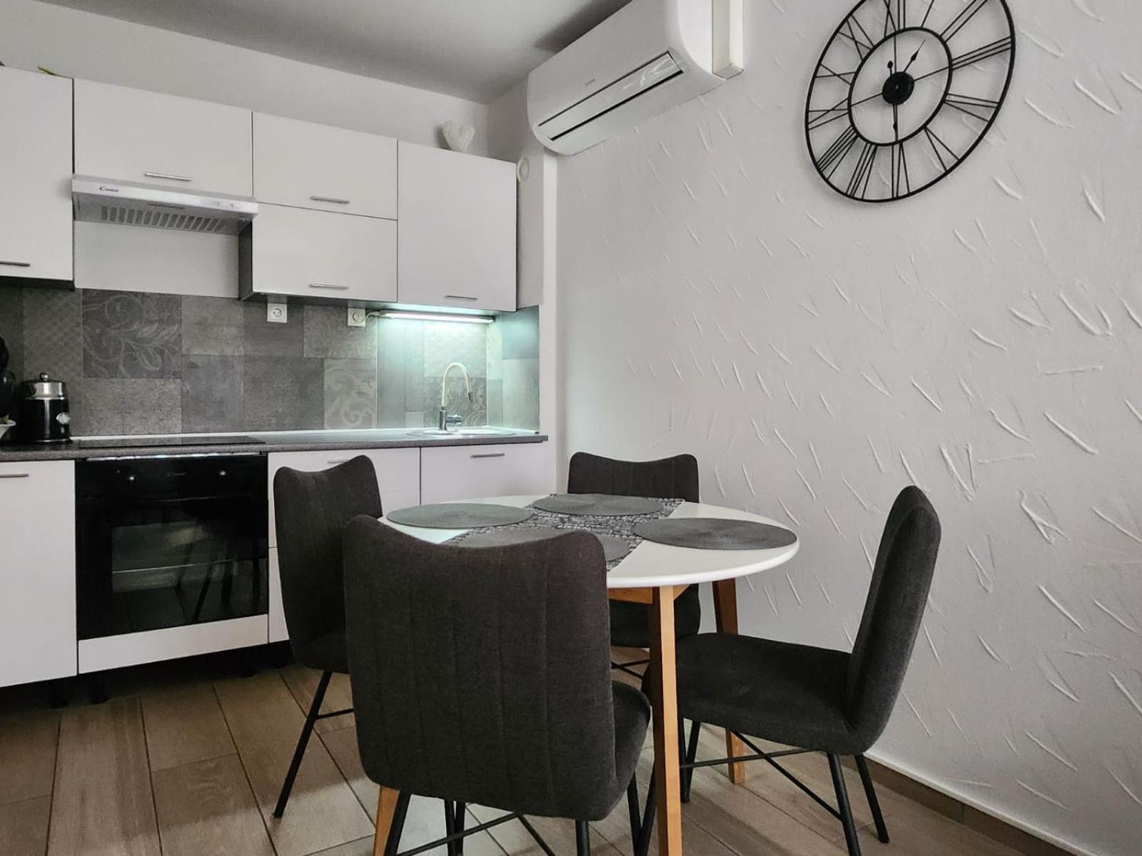 Apartman Ante Vinkovci Exterior foto