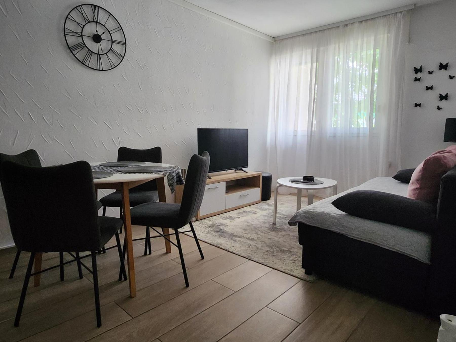 Apartman Ante Vinkovci Exterior foto