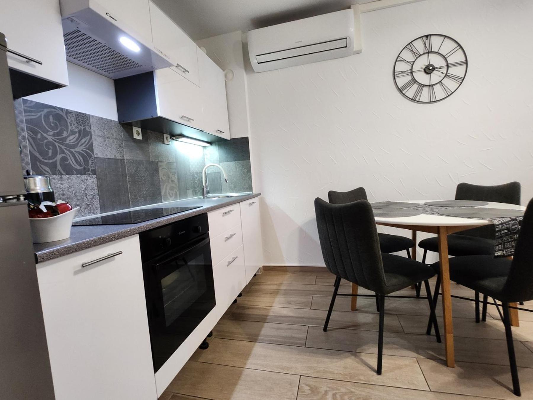Apartman Ante Vinkovci Exterior foto